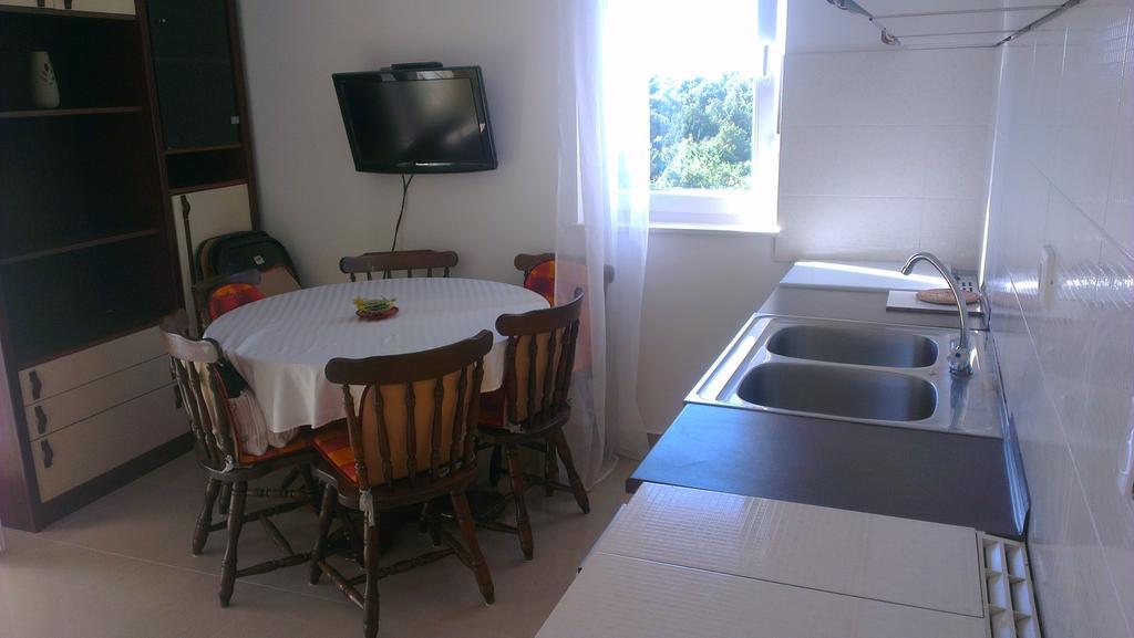 Apartment Feliks Mandre Buitenkant foto